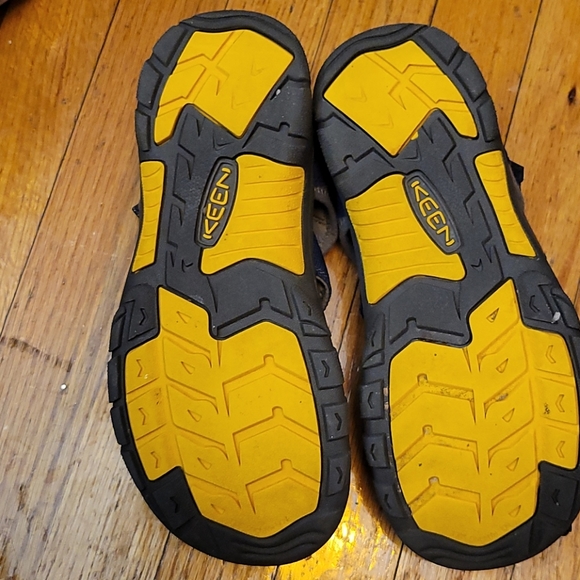 KEEN  Men's Footwear SHOES SIZE 7 US - Picture 11 of 15